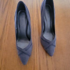kelly & katie Gray Suede Pumps - Size 10